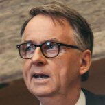 Riksdagsledamot för KD. Kultur- och idrottspolitisk talesperson. Ordf i PAKS (Parlamentariker och kulturskapare). Musiker. Sing- & songwriter.