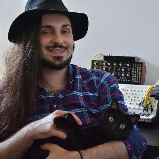 I make music and sounds. #synthesizer and #cat lover. Working on https://t.co/ns3yPdO6V0