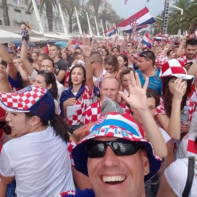 Lover of ALL sports • Proud 🇭🇷🇨🇦 #Croatia ⚽️🥈🏒🏈
#OnePride • Teacher 👨‍🏫 #technology 🤩 Amateur 🎸🎶🎵🎙🎼 • Fantasy Sports Guru 💰