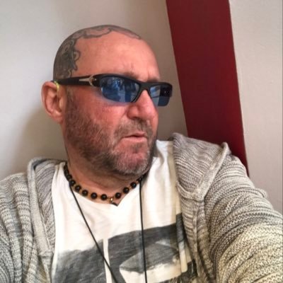 robert51812310's profile picture. La vie