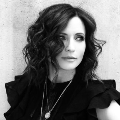 corinnelson's profile picture. TV Exec Producer. Late-night talk show lover of all things irreverent, smart & funny. Fan of improv, stand-up, pop culture. Sci-fi geek, design & fxn junkie.