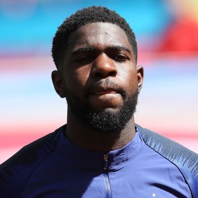 « Le football c’est simple, mais il est difficile de jouer simple » Passionnée de football, de tactique,surtout. Fan du Barça, objectif sur les bords...