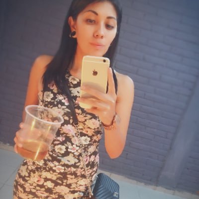 🇯🇲 Jah love. 🇲🇱 Catlover. 😻 🗿Soy Yoruba 🗿🌵🍃🌿🍂🍄 🚫⚠️Crimi. 🕵🏼♀️⚠️🚫 Insta: lorewine. 🌈