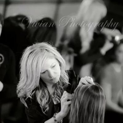 Professional Celebrity Makeup Artist specializing in HD Live TV, film, print, video, Weddings ETC. On Location! Please see my Web site @ https://t.co/Qcwla1VZIe