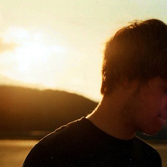 netbbzines's profile picture. サラリーマンが、嫌で副業で独立しようと思った結果借金まみれに。最後の最後にやったビジネスでが当たり、今では転売と動画ビジネスで収入を得ることに成功して自営業者中、自己啓発も勉強中。沢山のアフィリエイターさんから学びたいの無言フォロー失礼します！最高アフィリター月収１３０万突破！