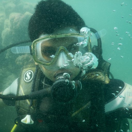 A scientist eager on understanding the essence of life. Aiming to take science to public.