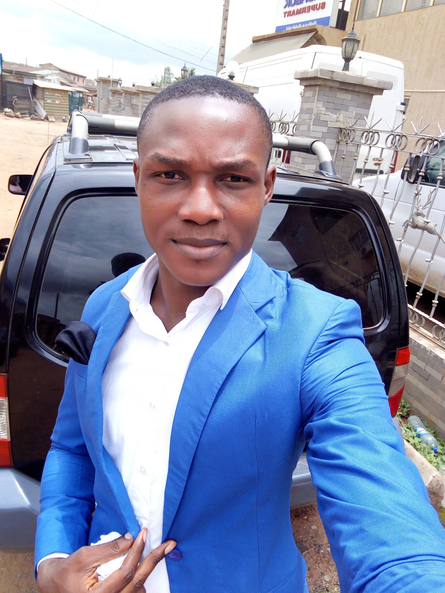 Electrical & Electronics Engineer.
Seamster.
Aspiring Entrepreneur.
Worshipper. @fgcyouthng #Foursquare