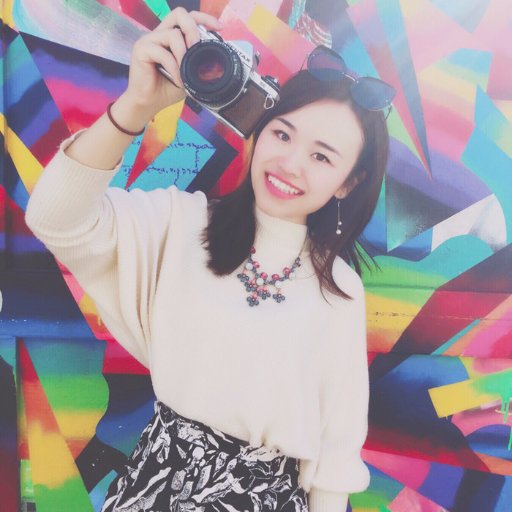 Awen23z's profile picture. Passionate about making a positive impact via writing, design, technology, cooking.