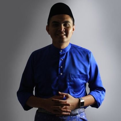 -husband
-father of 2 boys
-doctor
-naib ketua pergerakan pemuda UMNO negeri Melaka
-ketua pergerakan pemuda UMNO bahagian Jasin