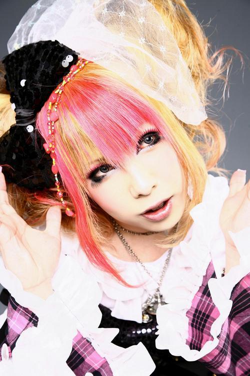 ビジュアル系バンドのギターでしたー。とりあえずみてね＾＾mixi、amebaも有。#V系 #visualkei
