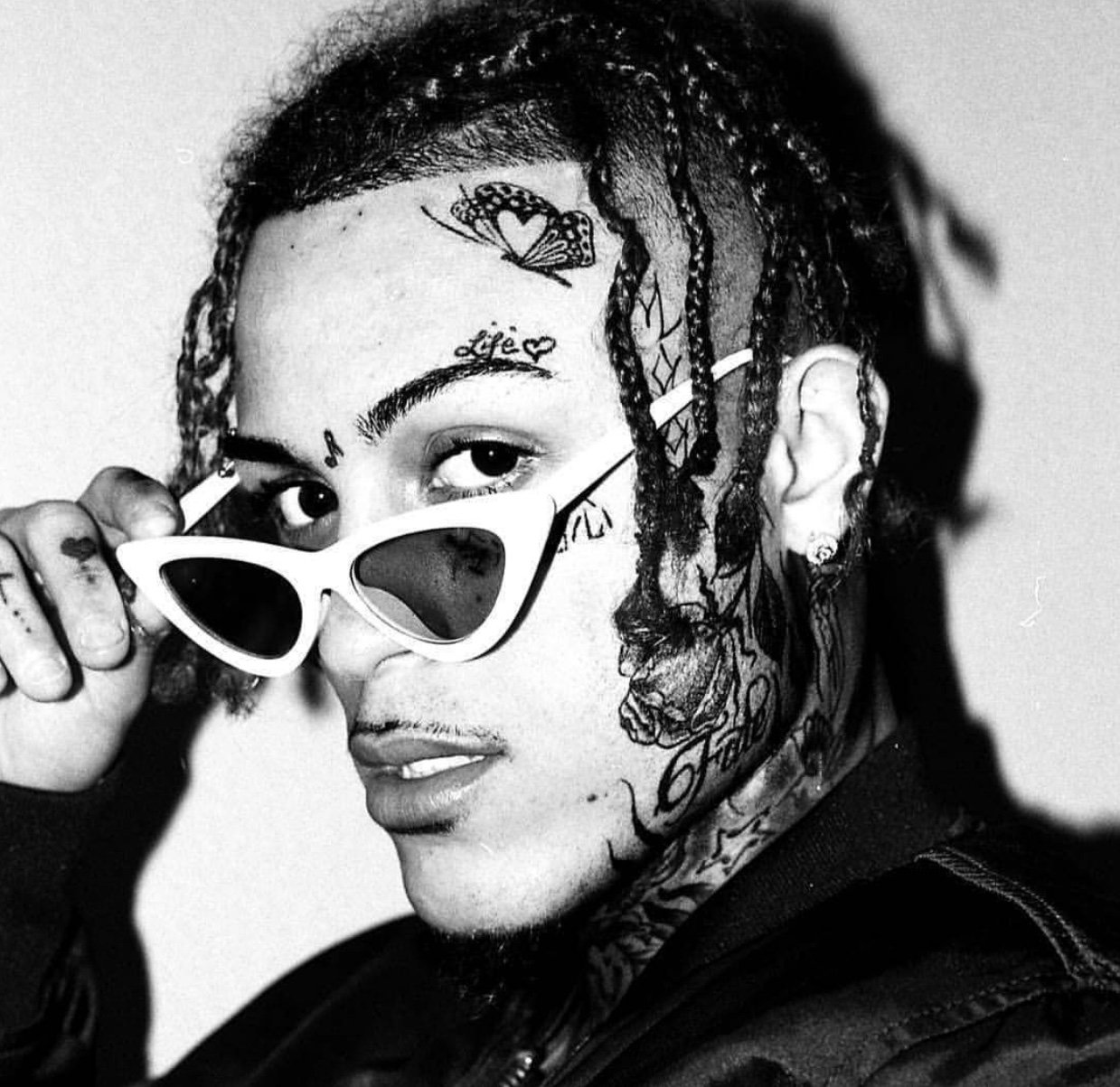 Too much numbers in my username, Lil Skies be poppin you know? Go follow and turn on notifications. 🦋