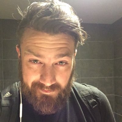 nicolecarbone71's profile picture. Eu, falando comigo mesmo. NĂ£o repara nĂ£o.