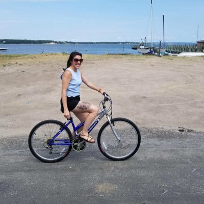 jenncannoli's profile picture. product designer. snack enthusiast.