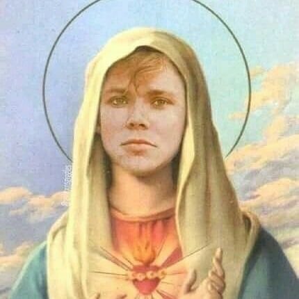 Más pendeja que Luke, con la risa más rara que Ashton y de mente más oscura que Calum.
hago fanart en mi cuenta de instagram @Arandanosa_Chueca