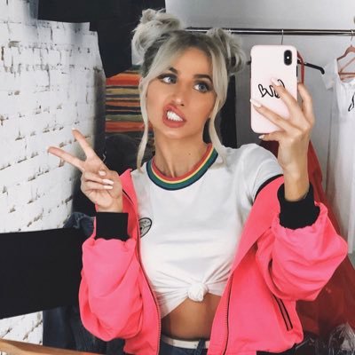 jm_ghadeer's profile picture. يٰ رب ّعيُونہم وضّحگتہٰم طُول العُمر💙.