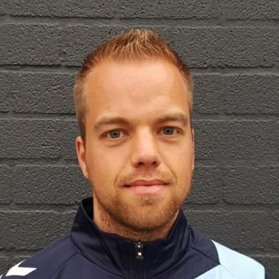 Voorman onderhoud bij Donker Groen. In het bezit van Uefa TC 3. - Trainer-Coach Nuenen 17-1. Trainer Soccer Academy Eindhoven.