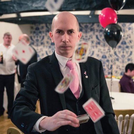 International award winning close up magician. Available for weddings, corporate events, parties, clubs and shows.