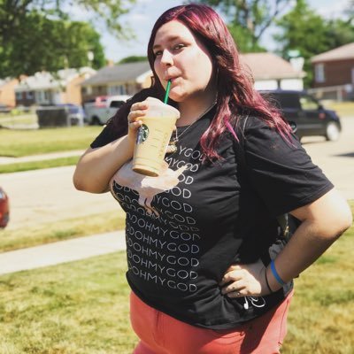 Em_Rae97's profile picture. // 20 // Secretly a queen // 😘💖// Drinks too much // Sleeps too little //