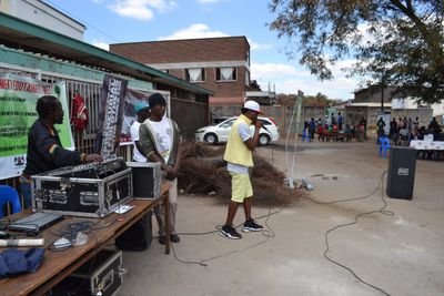 gangsta_dinvidz's profile picture. Professional beatboxer/fashion designer
Boxtape in the making
UG 4ever by @danny_n_zim out now
#MwS
#ibeatbox

Beatbox article covered by @bustoptv 👇👇👇 link