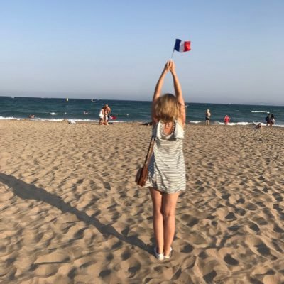 Myriam 🙊 French and English. 📌 #Annecy, France. 7 ans dans l’aérien. ✈️Webdesigner 💻mymyroadtrip@gmail.com