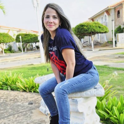 Mama de Alessita y las Gemelas Fantasticas , Tía de un Ángel y los Juanes! Venezolana / Maracucha. Abog/ Sociólogo