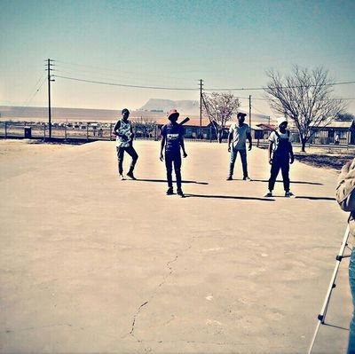 @Tranquillity_ZA//@am_doing_good///@Kodisang_Nazoke///#DeeJay///Like❤ Retweet👉Follow👏///058Professional Dancers///