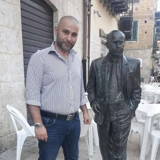 enzo_zambito's profile picture. “La gente è il più grande spettacolo del mondo. E non si paga il biglietto.”  _____Al dente o ben cotta?_____ https://t.co/RNiOl1Yout 
https://t.co/wlavt9jBxy
