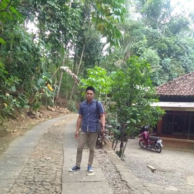 Andika45076041's profile picture. menyukai sesuatu yang berbau seks