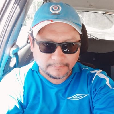 elomolo's profile picture. 