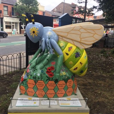 DIDSbee number 87 on the Bee in the City Trail. Bee part of it 🐝 if you catch us make sure to tag and use #DIDSbee #Beeinthecity @beeinthecitymcr