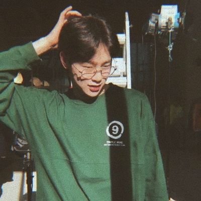 ชื่อนี้ได้มาจากการส่องกระจก