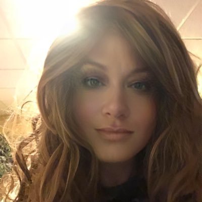 outsidergal's profile picture. 