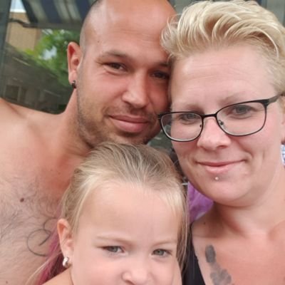 viona84's profile picture. crazy, like to laugh, mother of 4, likes people with a heart