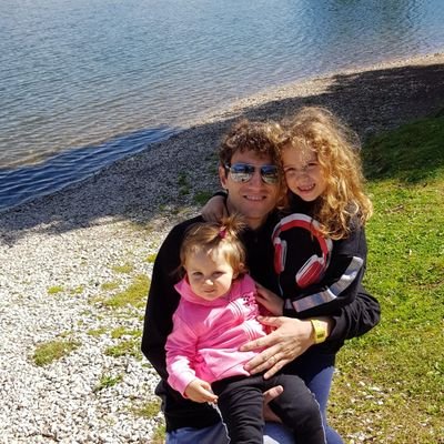 Programmer with passion for CleanCode, Agile and DDD. I like to learn and teach. I like all sports and especially football.I'm a sportsman and I love my family.