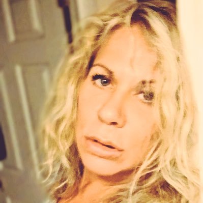 giacerone's profile picture. Singer, writer, artist, Yankees & cinema junkie. Michael Shannon is my hero. But really, in a nutshell, just a broad with big dreams and even bigger thighs.