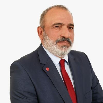 Anadolu Üniversitesi Yerel Yönetimler Mezunu,
Saadet partisi Sakarya İl başkan yardımcısı.