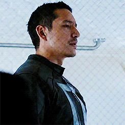 ''ʏᴏᴜ ᴡᴀɴɴᴀ sᴀᴠᴇ ᴍʏ sᴏᴜʟ? ɪ'ᴍ ᴛᴇʟʟɪɴɢ ʏᴏᴜ ɢɪʀʟ ɪ sᴏʟᴅ ᴍɪɴᴇ.''
