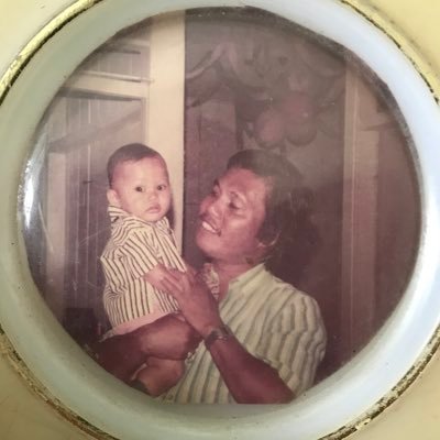 aryasinya's profile picture. NgeTwitnya Madep Tembok, kalo madep kiblat sholat.