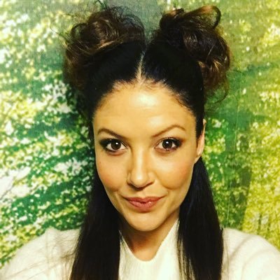 Singer, Dj, Songwriter, Actress, Magic Maker, and running with Wolves :) Instagram: @therealchecherry Facebook: Che Cherry Email:therealchecherry@gmail.com