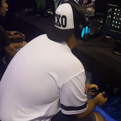 Chaval enamorado de los videojuegos 💣 COD PLAYER 💣 ☢️ MLG ☢️ 🔥 22% 🔥