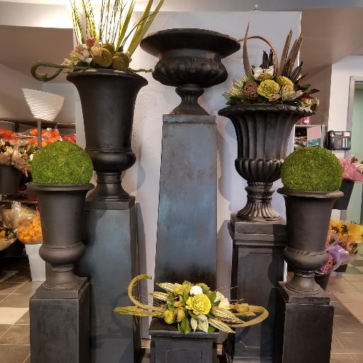 Wholesale Company located in Mississauga, Ontario. 
906-565-1475
From dried botanicals, to pots and planters, to glass vases and beautiful custom arrangements.