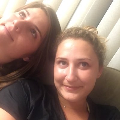 CanalesElana's profile picture. Bruises and beer