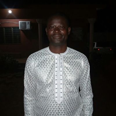 je suis âge de 34 ans, policier républicain en service à l'intérieur du pays le Bénin, je suis célibataire avec des enfants je suis du mono