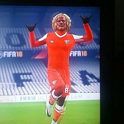Ex PLAYER OF @LEVELONE_PS4 PRO CLUB PS4 〰 Position : CC/CDC #6〰 ID : Federikuccio95ct 〰 PS4