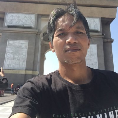 mxueb12's profile picture. Graphics Designer