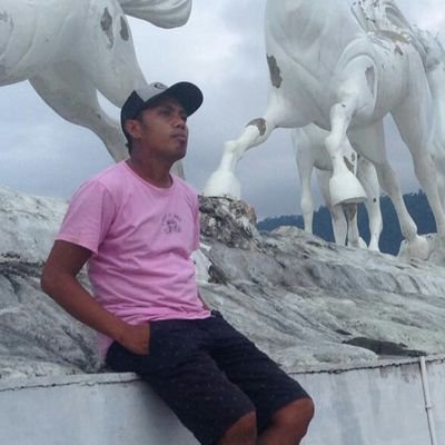fhakhy's profile picture. 