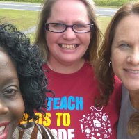 Caren Long (@readforcupcakes) 's Twitter Profile