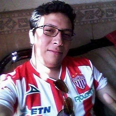 aficionado,fan,enamorado y a muerte con los rayos del NECAXA 
NECAXISTA DESDE QUE TENGO RAZON DE SER