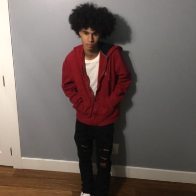 JayGoesBrxzy's profile picture. YouTuber With Over 100+ Subscribers