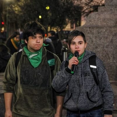 Militante estudiantil y socialista.
A veces escribo poemas.